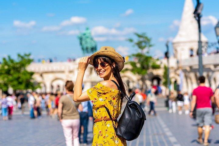 ブダペストからエゲル旧市街とエゲルフュルデーへのプライベート日帰り旅行