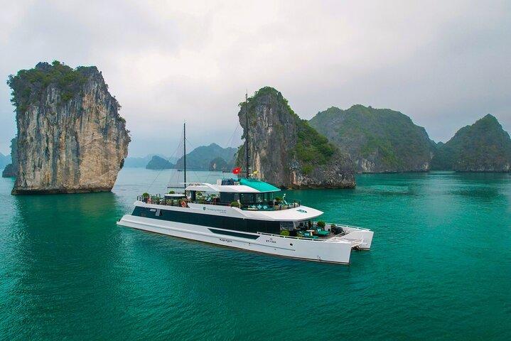 Halong Bay & Lan Ha Bay Luxe dagcruise door de Halong Catamaran
