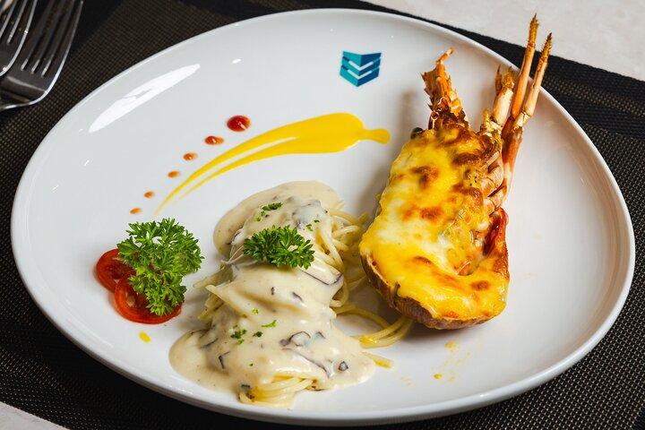 ハロン・カタマランによるハロン湾＆ランハ湾豪華日帰りクルーズ