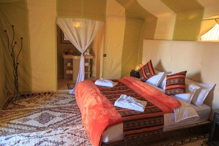 Tour privado de 4 días por el desierto de Merzouga desde Marrakech y Camello Trek