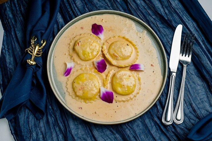 NYCオープンバー付き豪華ヨットで大晦日ディナー