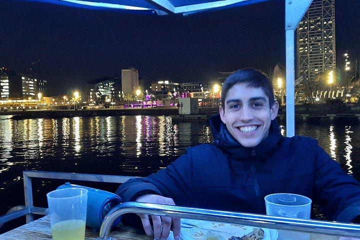 Evening Cruise with Dinner and Drinks in Barcelona