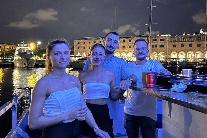 Evening Cruise with Dinner and Drinks in Barcelona