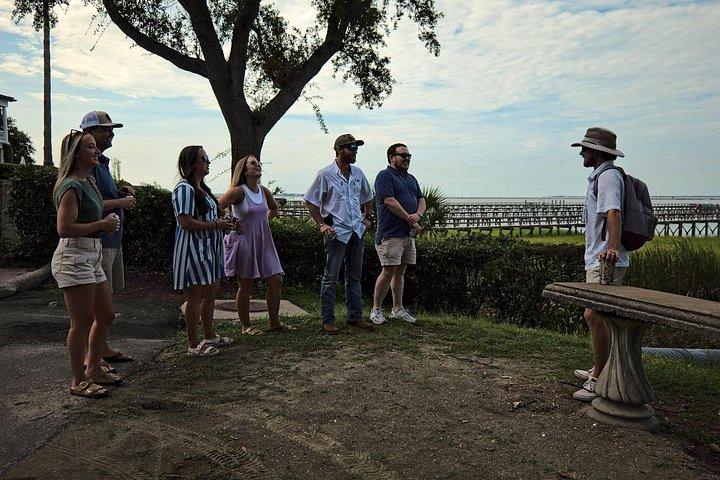 Escenas de la historia de Shem Creek y tour a pie de camarones