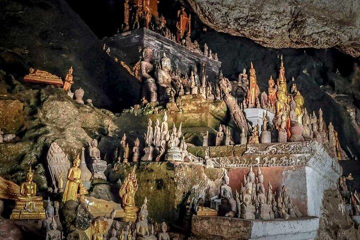 Ontdek Luang Prabang Een dag van Kuang Si Falls en Local Village