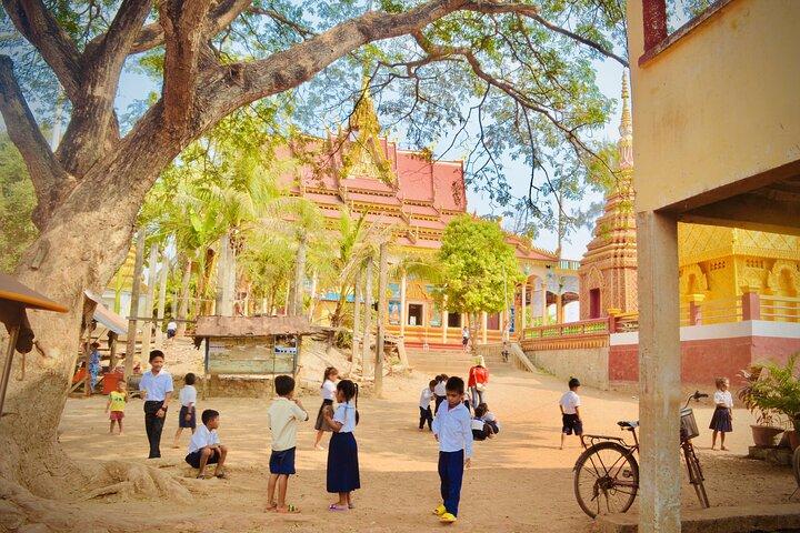 Tour privado pueblo de Kampong Pluk y crucero en barco por Tonle Sap