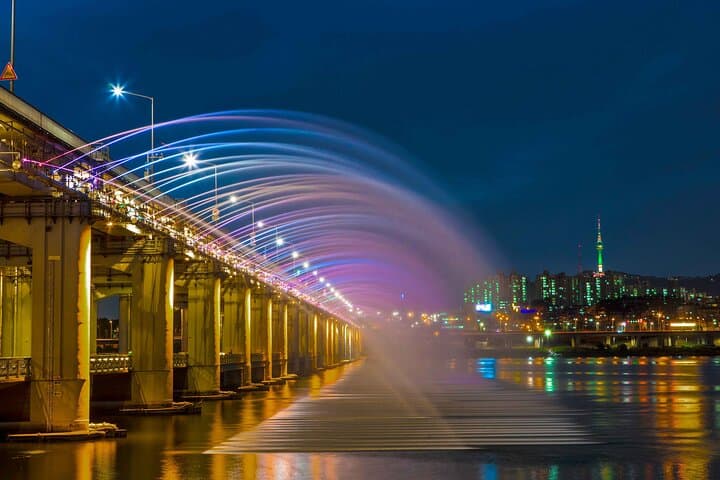Seoul Han River Sunset Bike Tour with Rainbow Fountain Show