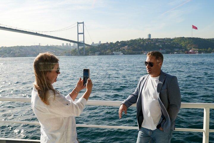 Istanbul Sunset Bosphorus Cruise with Live Guide and Hotel Pickup