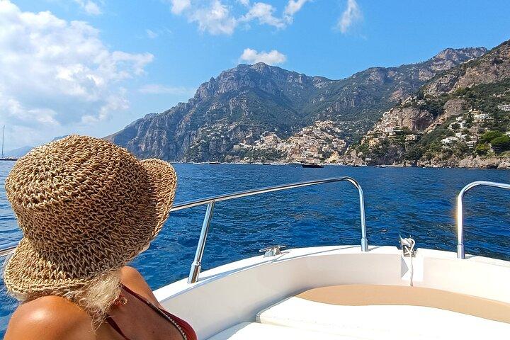 Excursão de um dia de barco privado da Costa Amalfitana a partir de Roma