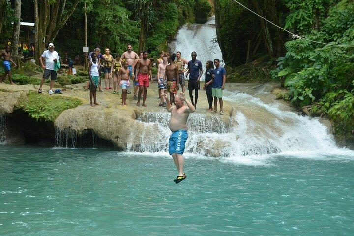 Ocho Rios aventure Blu Hole et VTT hors route et cascade