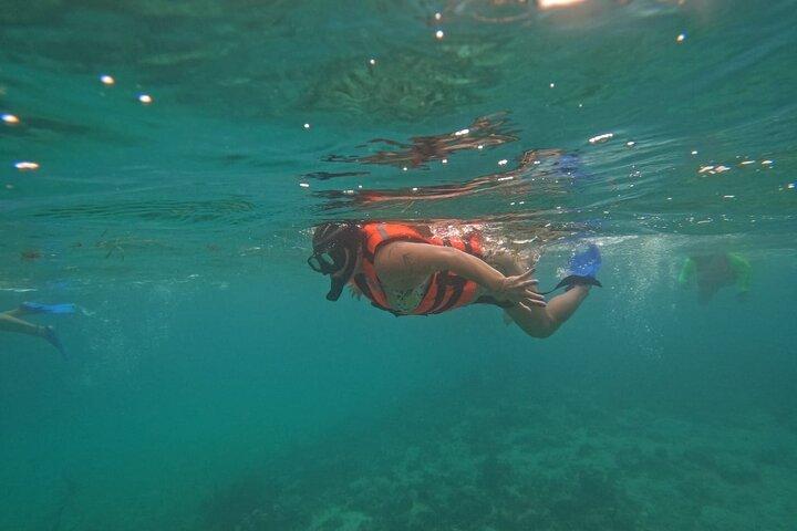 All-inclusive dagtour naar Oxtankah Beach Club in Costa Maya
