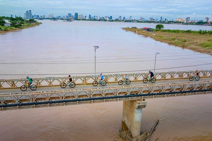Phnom Penh à Silk Island Sunset Bike Tour / E-Bike ou Tuk Tuk