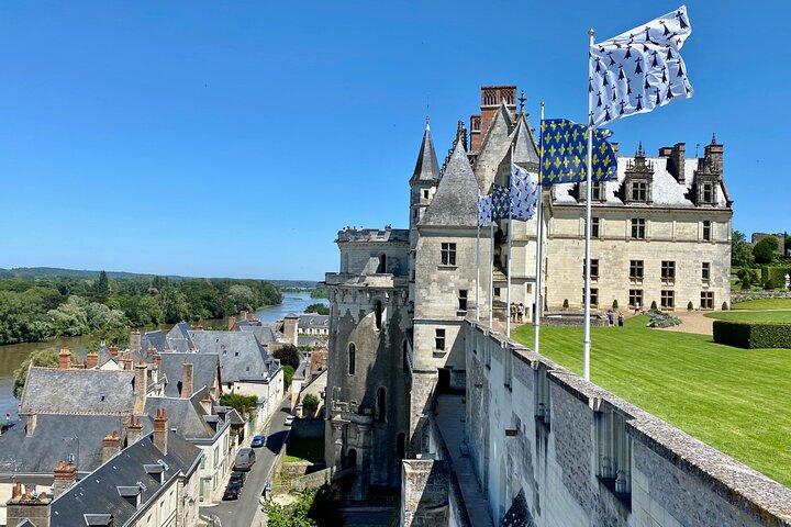 2 DAy Da Vinci Castles & Chablis 4 Domains 20 Wines Small Group15