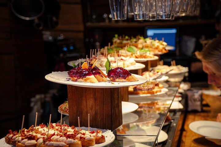 Barcelona Altstadtführung mit Tapas und Getränken