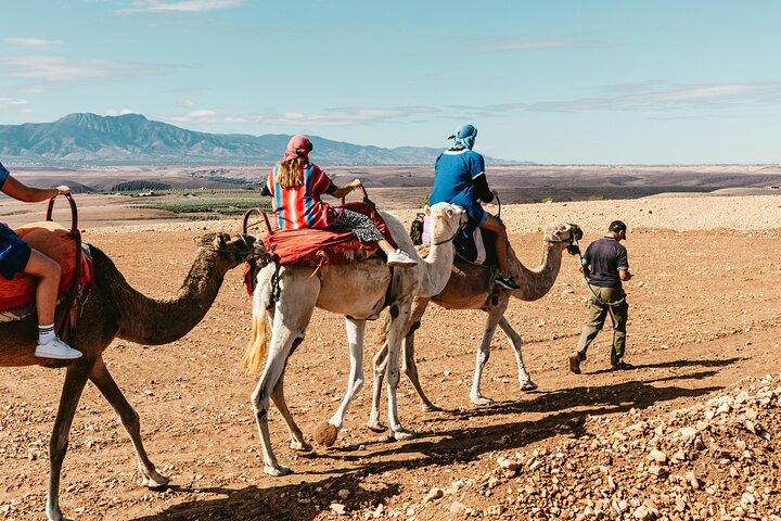 Marrakech : Dîner dans le désert d'Agafay Show& Quads & Sunset Camel Ride