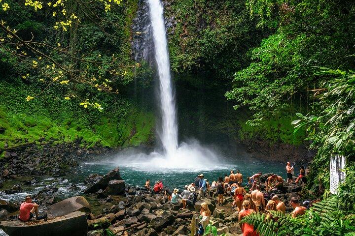 Arenal Volcano & Hot Springs privat tur från San José