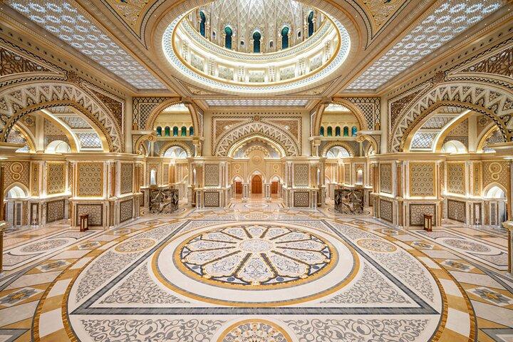 Tour di un giorno intero ad Abu Dhabi con pranzo incluso in Spagnolo e portoghese