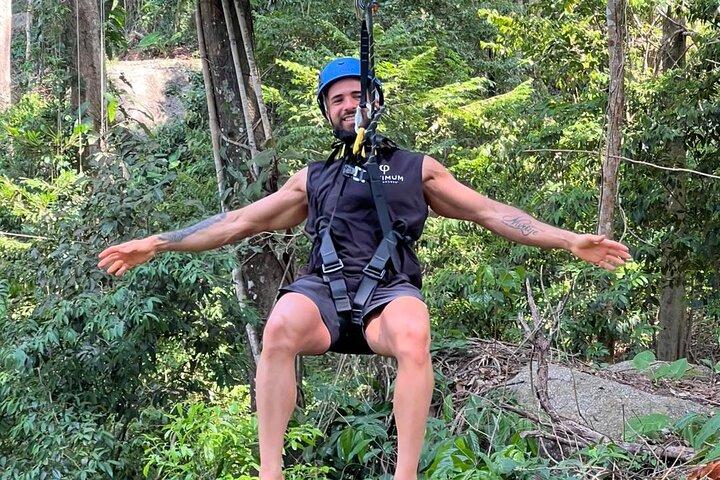 プーケットスカイラインフライングジップラインとカマラビーチビューATV
