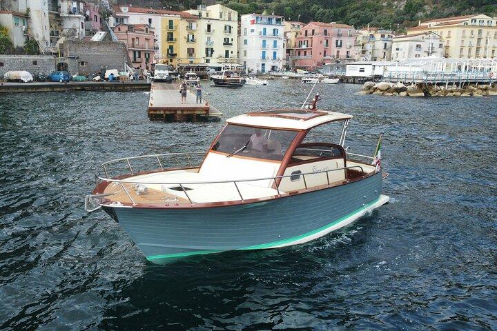 Gita in barca privata da Sorrento a Ischia e Procida