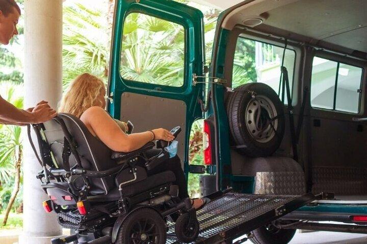 Tour privato di Barcellona con sedia a rotelle