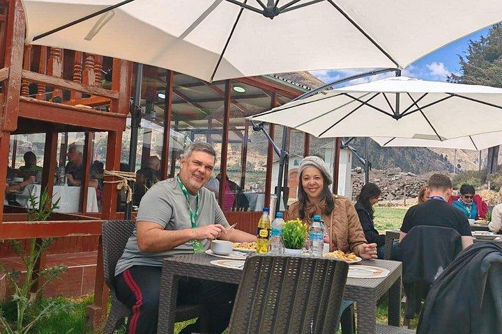 太陽のルートに沿ってクスコからプーノへのバスの旅