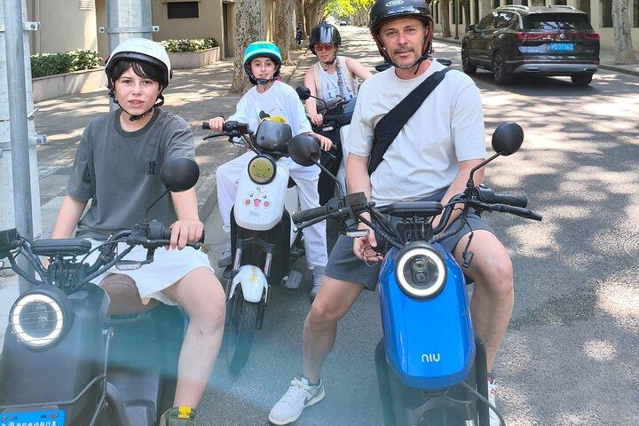 Shanghai Scooter Aventure à travers les pierres précieuses et les sites cachés
