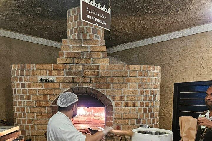Saoedi-Arabië Tour vanuit Bahrein met traditionele maaltijd
