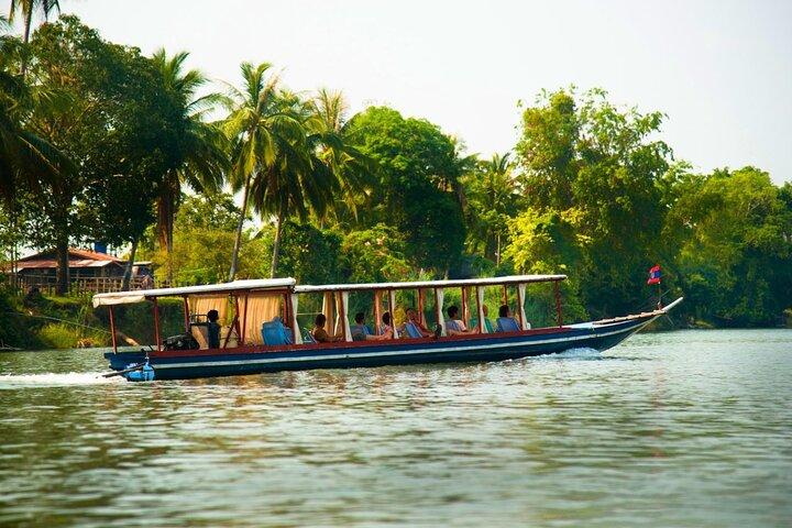 Tour cultural privado de Luang Prabang y crucero por el río Pak Ou Caves