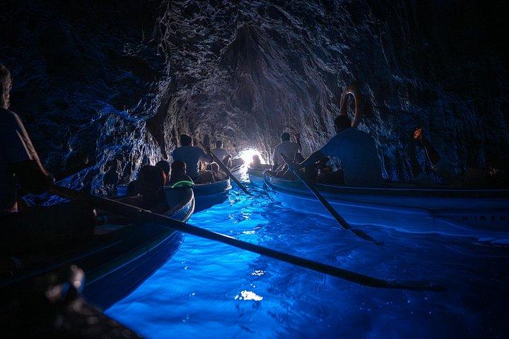 青の洞窟観光付き、カプリ島とアナカプリ島のオールインクルーシブプラン