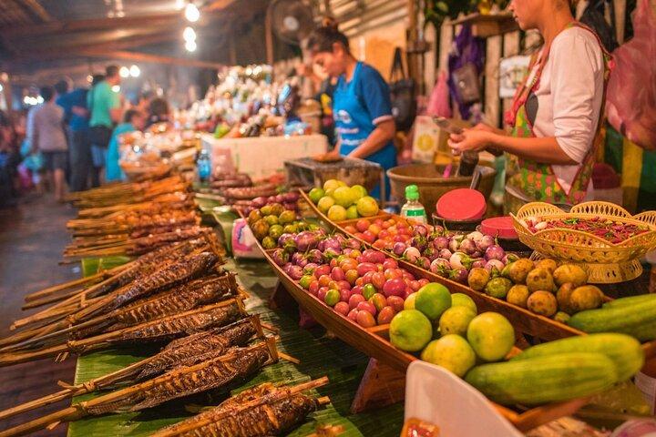 Luang Prabang Night Market og Street Food med BBQ Private Tour