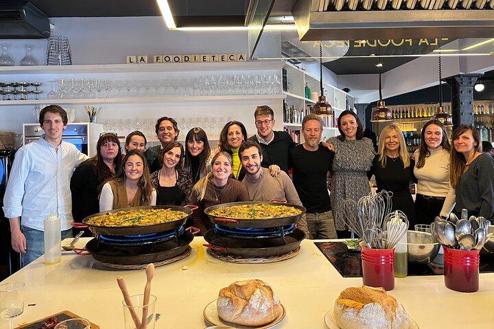 Premium Cooking Class in Designer Loft : Paella & Tapas Spagnole