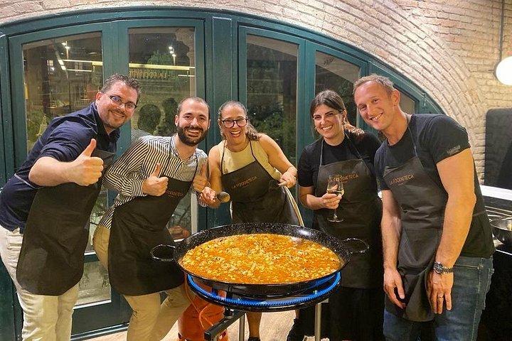 デザイナーロフトでプレミアム料理教室：パエリア＆スペイン語タパス