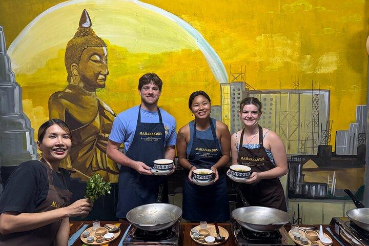 Thaise kookles in Bangkok Gehost door een lokale familie