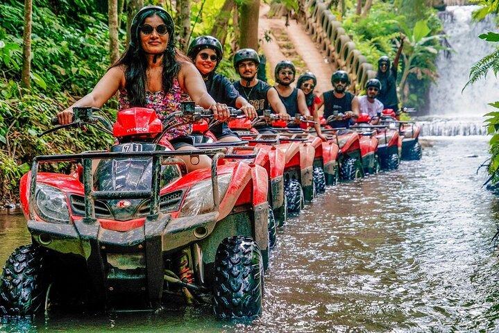 バリ・ウブドゴリラ洞窟ATVクワッドバイクアドベンチャー（食事とプール付き）
