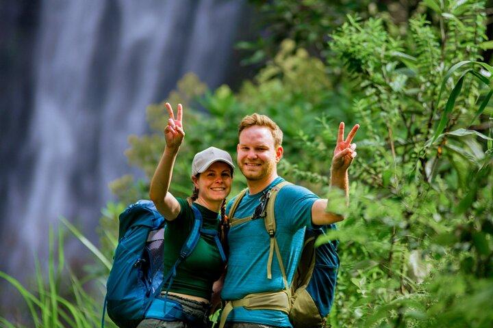 Materuni Waterfalls & Chemka Hot Springs de Arusha/Moshi
