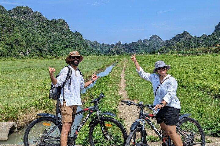 Hanoi : Isla Cat Ba, Pueblo de Viet Hai, Bahía de Lan Ba 2 Días 1 Noche