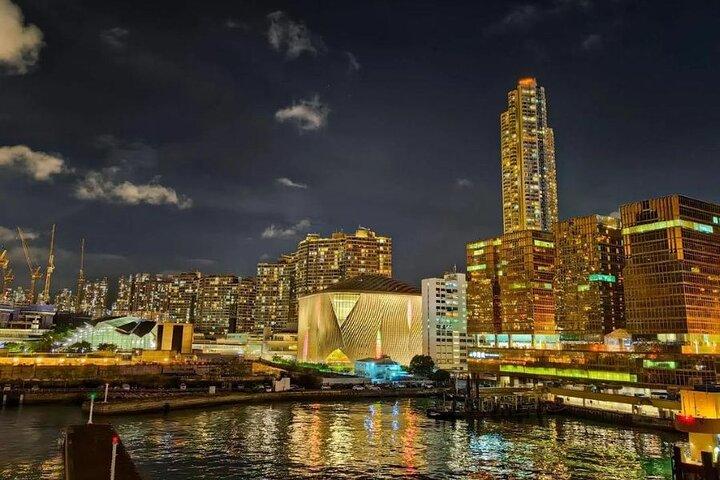 Privé-avond Hongkong : jacht + diner + lichtshow (15 personen)