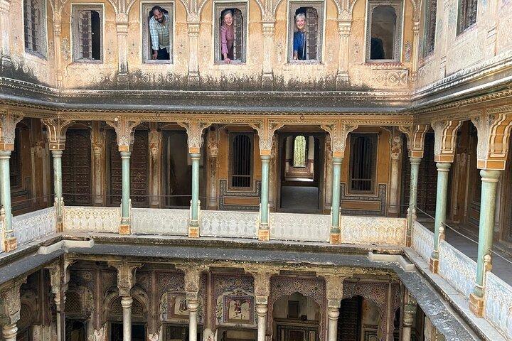 2 - Day Jaipur to Mandawa Nawalgarh and Mukundgarh Havelis Tour