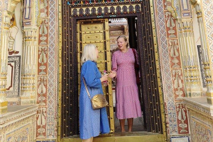 2 - Day Jaipur to Mandawa Nawalgarh and Mukundgarh Havelis Tour