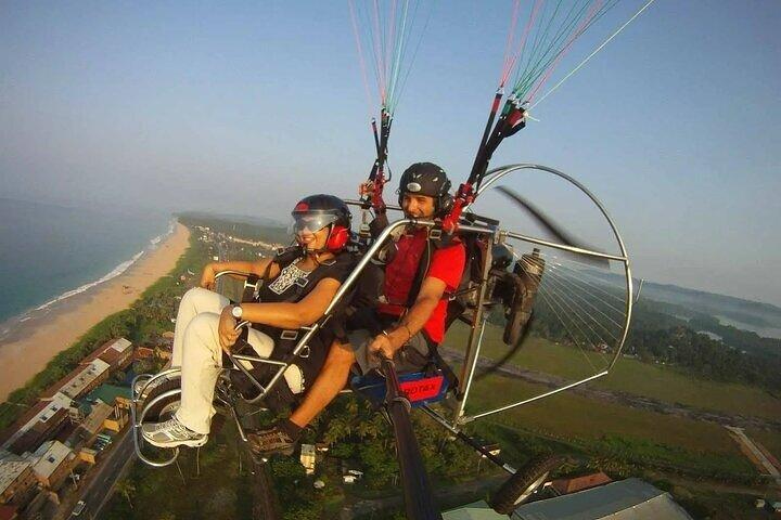Paramoteur à Negombo