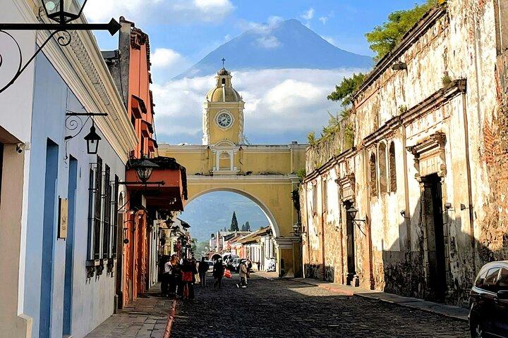 Antigua Guatemala og Hobbitenango fra Guatemala City
