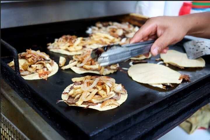 Bike to taste the world's best tacos - Mexico City