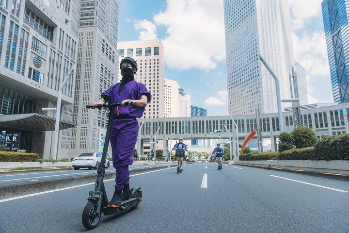 Tokyo Ninja E Scooter Tour med lokal Guide NINJA GO RIDE