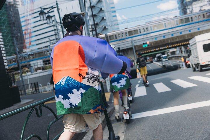 Tokyo Ninja E Scooter Tour med lokal Guide NINJA GO RIDE
