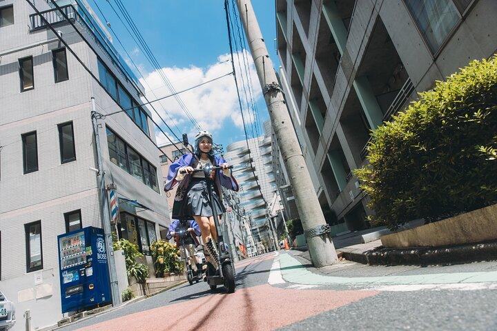 Tokyo Ninja E Scooter Tour med lokal Guide NINJA GO RIDE