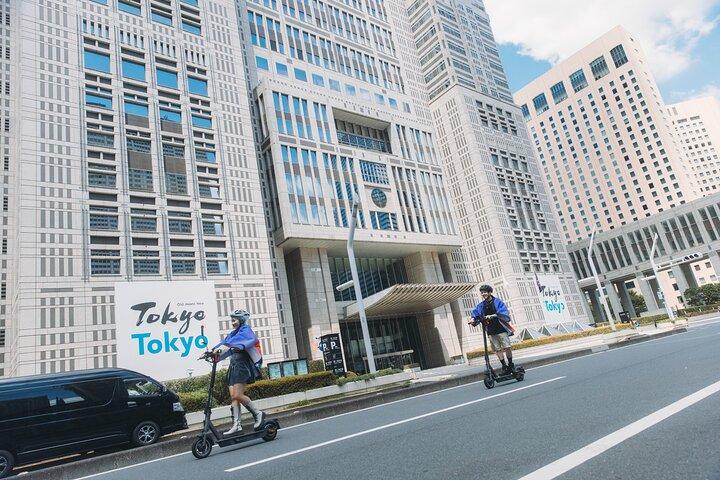 Tokyo Ninja E Scooter Tour med lokal Guide NINJA GO RIDE