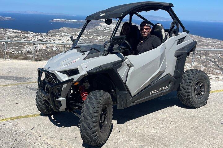 Lej en Polaris 1000cc buggy i Santorini