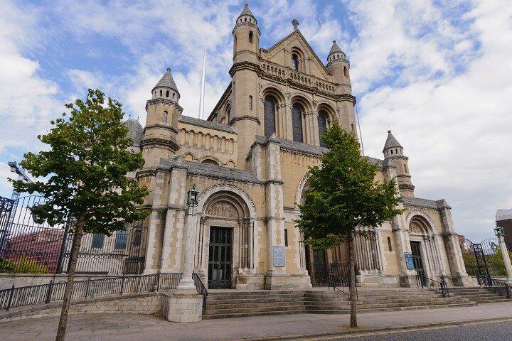Belfast Self Guided Walking Tour com um APP