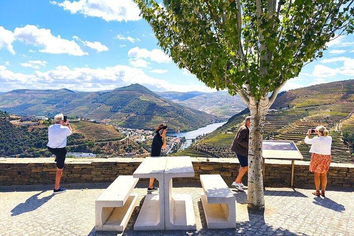 Douro Valley Weintour mit privatem Boot und Weingut Mittagessen
