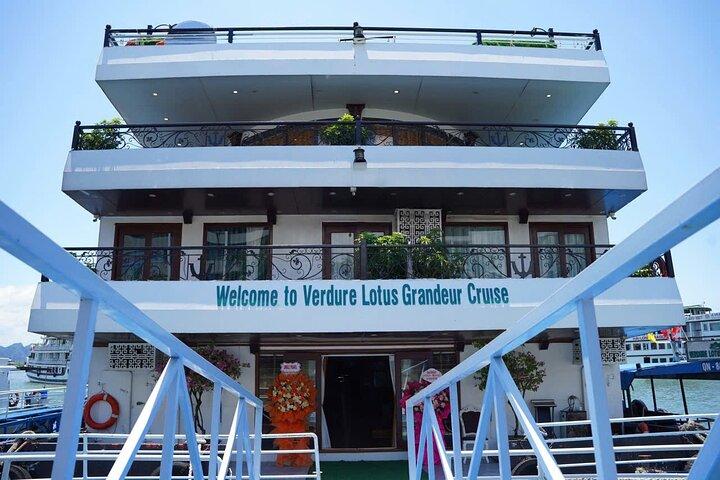 Verdure Grand Cruise Halong Overnight 5 Sterne Kreuzfahrt (2D1N)